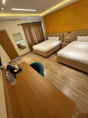 Postel nebo postele na pokoji v ubytování Kwality Beach Resort