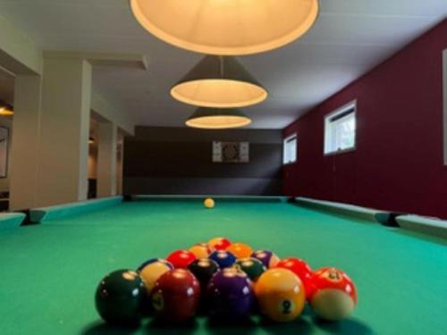 Biliár nebo kulečník v ubytování Fossanåsen Hotel