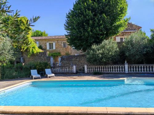 Mas avec piscine à 20 minutes du Pont du Gard
