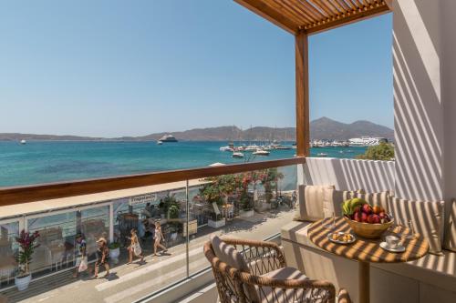 Φωτογραφία από το άλμπουμ του Aqua Pearl Milos στον Αδάμαντα