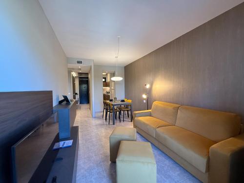 Foto Suites Marilia Apartments Pool Side - Suite Livorno Holiday Home Group 3