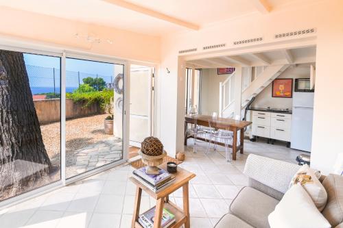 Calm private garden seaview shared pool parking