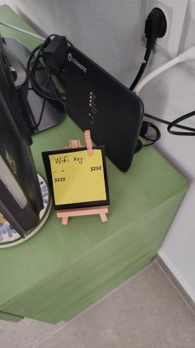 a sign that says why kept safe on a desk at Kleopatra's residence in Bendevís