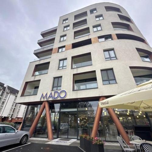Ivišovo GrebljeにあるApartman Saidの大きな建物