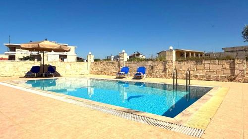 SeawoodBreeze - 3BR Family Villa with Pool, Garden & BBQ near Beach