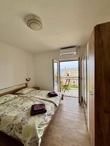 Sea Breeze Apartment Bol