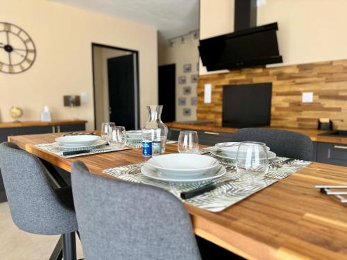 Μια τηλεόραση ή/και κέντρο ψυχαγωγίας στο Les clés de jade