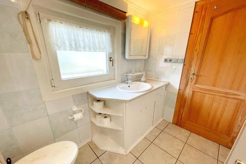 Bilik mandi di Ferienhaus Usedom Idyll