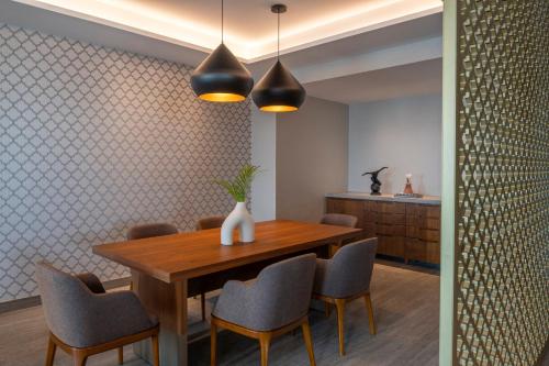 Imagen de la galería de Abesq Doha Hotel and Residences, an IHG Hotel, en Doha
