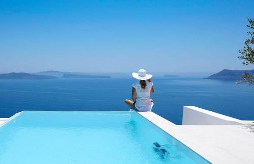 Elegant Santorini House Villa Serenity Caldera View Outdoor Hot Tub