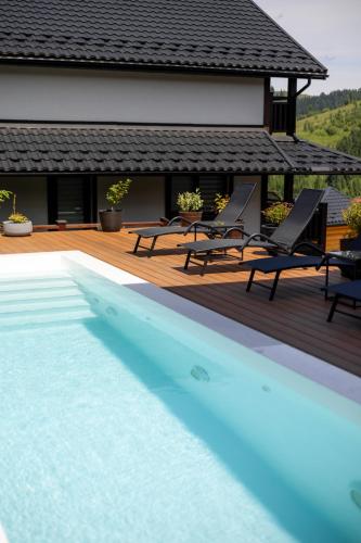 Bazén v ubytování Forest Hill Hotel & SPA nebo v jeho okolí