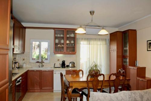 Η κουζίνα ή μικρή κουζίνα στο Nicole's home!