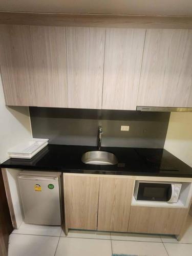 Kuchyň nebo kuchyňský kout v ubytování Laguna Bay 2 Sea View Rooftop Pool