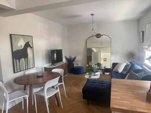 Χώρος καθιστικού στο Three Acorns Court