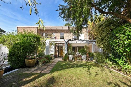 Gallery image of DC Guesthouse in Constantia in Sweet Valley