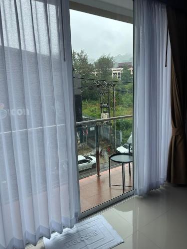 Balkoni atau teres di KT8 Hotel AoNang