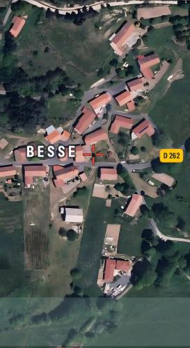 a group of houses with the word please written on them at Appartement de charme Saint-Romain in Saint-Romain