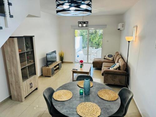 Blue Horizon Two-Storey House just 400 m from the Beach