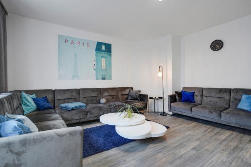 Foto KATIES Apartments Augsburg - Zentral - 4 Zimmer - 7 Personen - 2 Parken - Nintendo Switch - DisneyPlus - E-Kamin 2