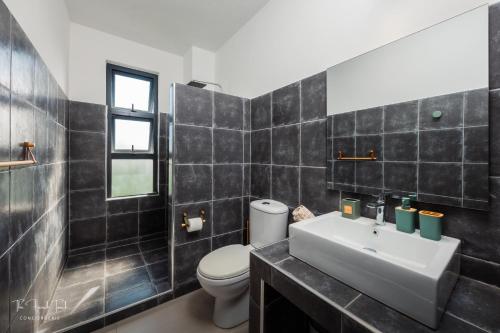 Ένα μπάνιο στο Villa Bel Lavi - Plage à 5 min & Services sur-mesure