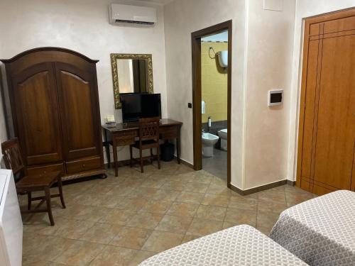 Μια τηλεόραση ή/και κέντρο ψυχαγωγίας στο Hotel Toscano