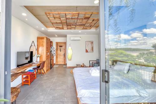 TV a/nebo společenská místnost v ubytování 503MSNK Luxe Studio with Balcony and Kitchen