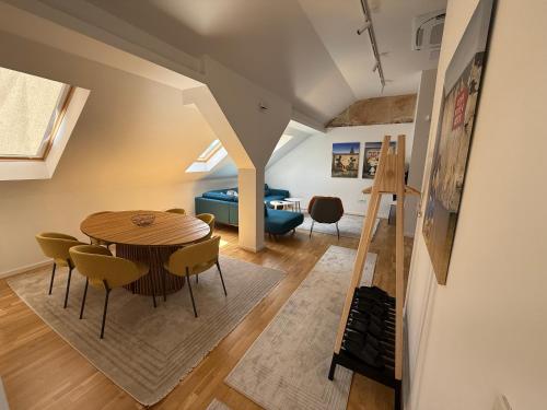Posezení v ubytování Luxury Titova Street Apartment Sarajevo