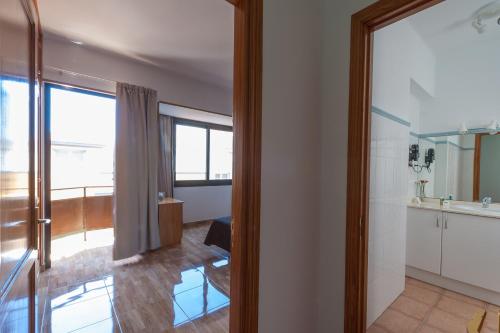 Imagen de la galería de Apartamentos Vacacionales Las Palmas Urban Center, en Las Palmas de Gran Canaria