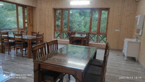 Gallery image of Hotel O Kamal Guest House Tirthan in Banjār