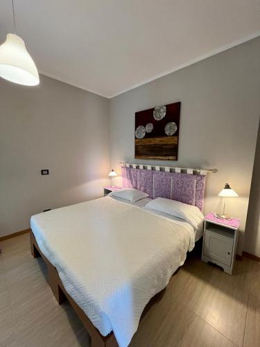 Ein Bett oder Betten in einem Zimmer der Unterkunft Eremes Rooms & Apartments
