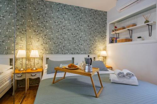 Beachside Apartment with Parking