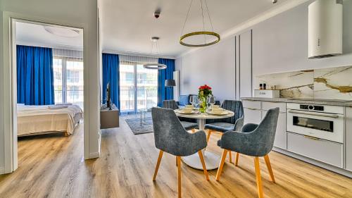Rezydencja Niechorze D209 Classik z 2 Sypialniami, Basenem, Sauną, Jacuzzi, przy samej PLAŻY - 5D Apartments