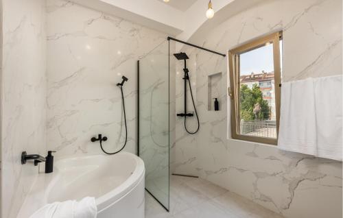 4 Bedroom Lovely Home In Crikvenica