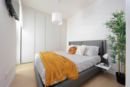 Contemporary Apartment by Luxury Getaways