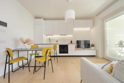 Contemporary Apartment by Luxury Getaways