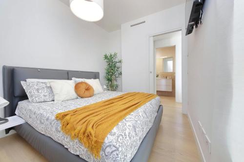 Contemporary Apartment by Luxury Getaways