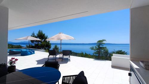 Design Villa SkyBlue mit Pool und Panorama Meerblick