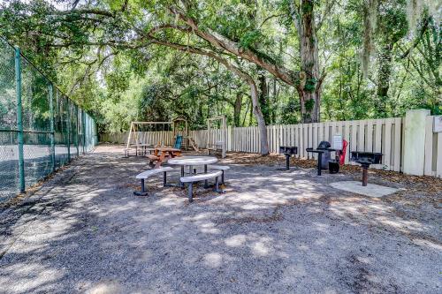 Φωτογραφία από το άλμπουμ του Peaceful Treetop Condo - 2br/2ba σε Hilton Head Island