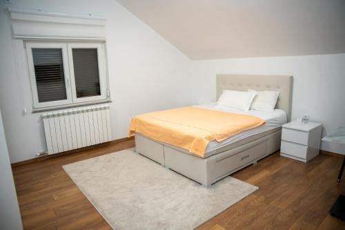 Katil atau katil-katil dalam bilik di Apartman Trebinje
