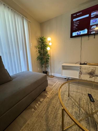 Gallery image of SKIP 4 STATE FAIR l DT Dallas l FIFA READY l Staycation 1Bd1Ba in Dallas