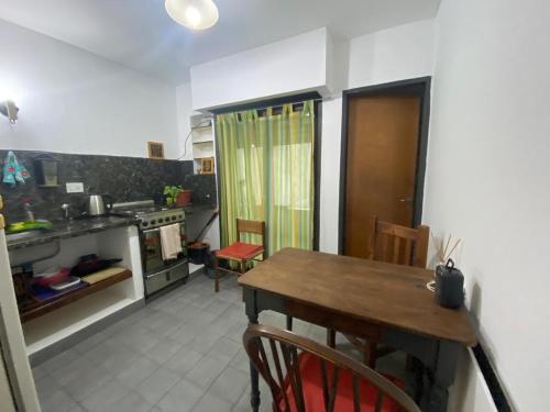 Kuchyň nebo kuchyňský kout v ubytování Departamento56LaPlata