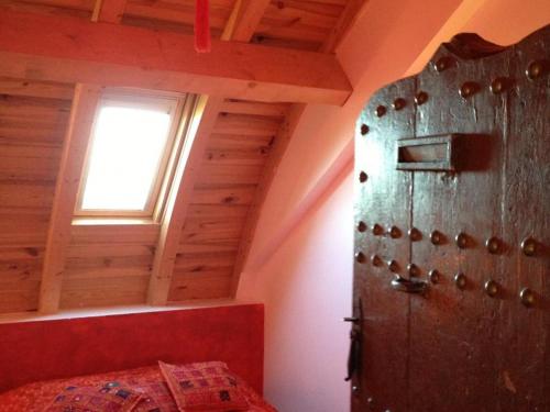 Imagen de la galería de Charmante fermette rénovée - Animaux bienvenus - Près de Commentry - FR-1-489-228, en Beaune dʼAllier