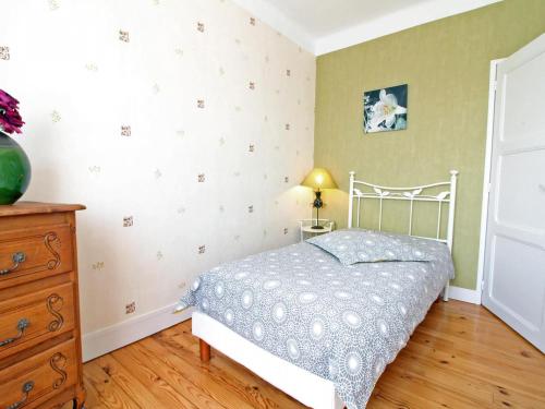 Postel nebo postele na pokoji v ubytování Gîte rénové à la ferme, 4 chambres, jardin clos, WiFi, parking, animaux, activités nature à proximité - FR-1-497-27