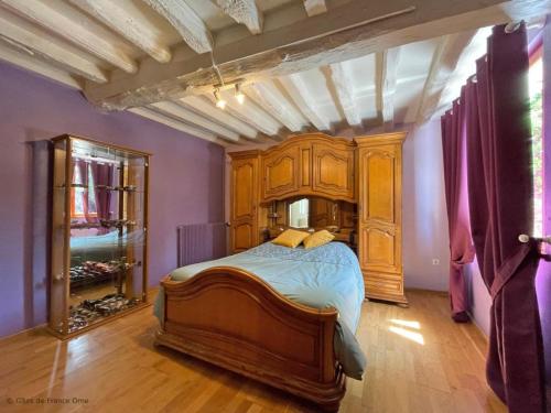 Photo de la galerie de l'établissement Grande maison de campagne avec studio, nature, confort et loisirs à 5 km, 4 chambres, jardin clos - FR-1-497-182, à La Gonfrière