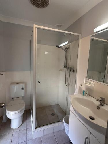 Koupelna v ubytování Narimba Motel