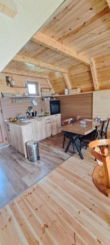 Η κουζίνα ή μικρή κουζίνα στο Eco Village Podgora