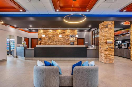 Χώρος καθιστικού στο Quality Inn & Suites