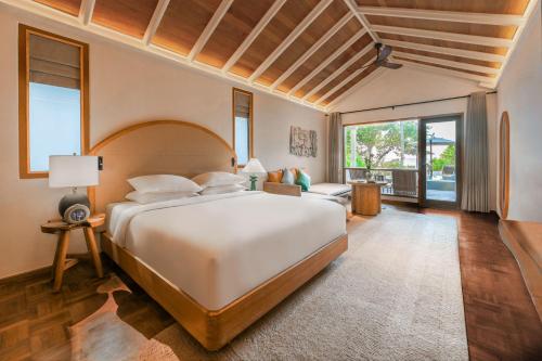 Фотография из галереи NH Collection Maldives Reethi Resort на Атолле Баа