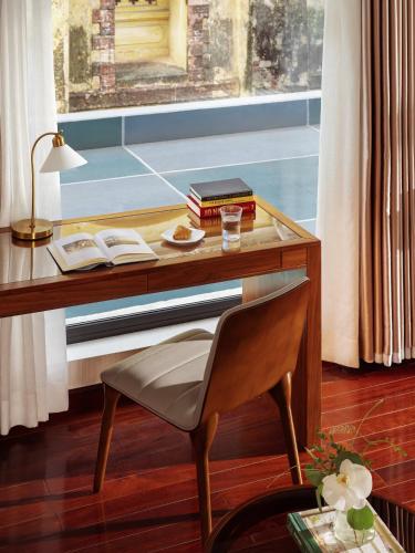 Un lugar para sentarse en Orchids Saigon Hotel