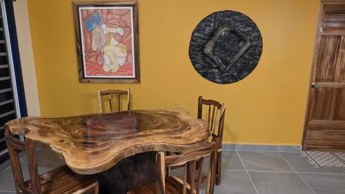 Fotografie z fotogalerie ubytování Potter House VILLA PITA vue sur lagon et village de Fare v destinaci Teapaa